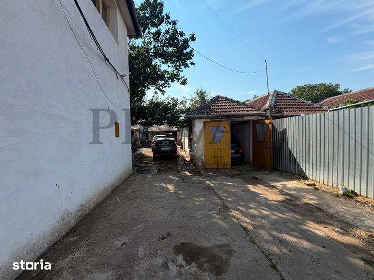Casă cu 8 camere cu Teren 908 Mp în Steaua