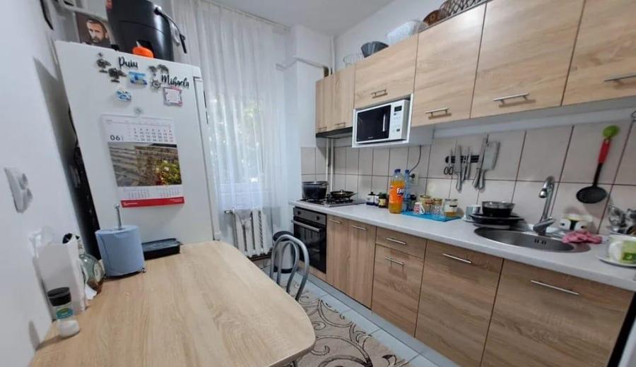Apartament cu 2 camere decomandat, mobilat în Mircea cel Bătrân
