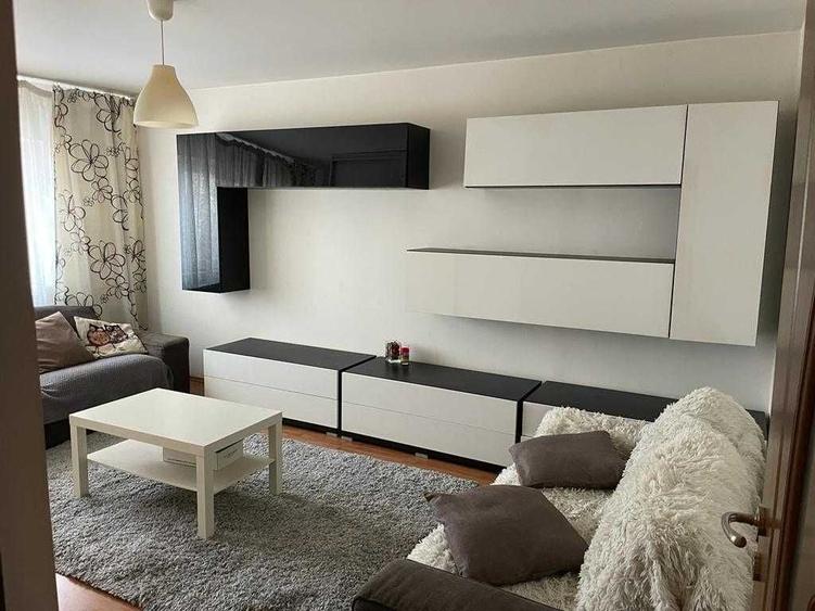 Apartament cu 2 camere decomandat în Rovine