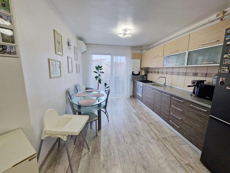 Apartament 3 camere, parcare, str Florilor Floresti Atelierul de Pizza - 19