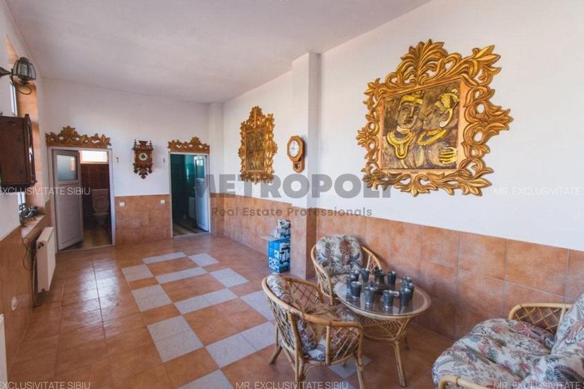 Spațiu comercial, de 550 mp, în Săcădate