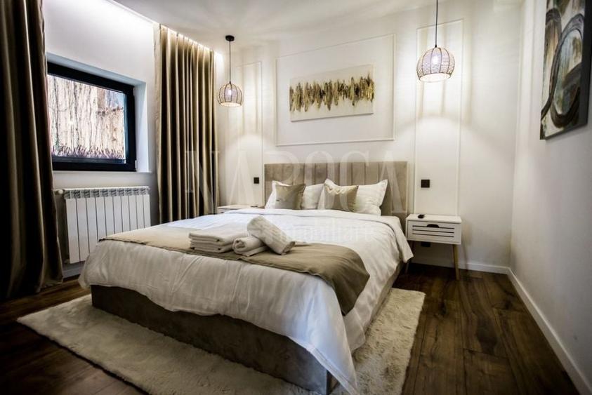 Apartament cu 4 camere semidecomandat în Central