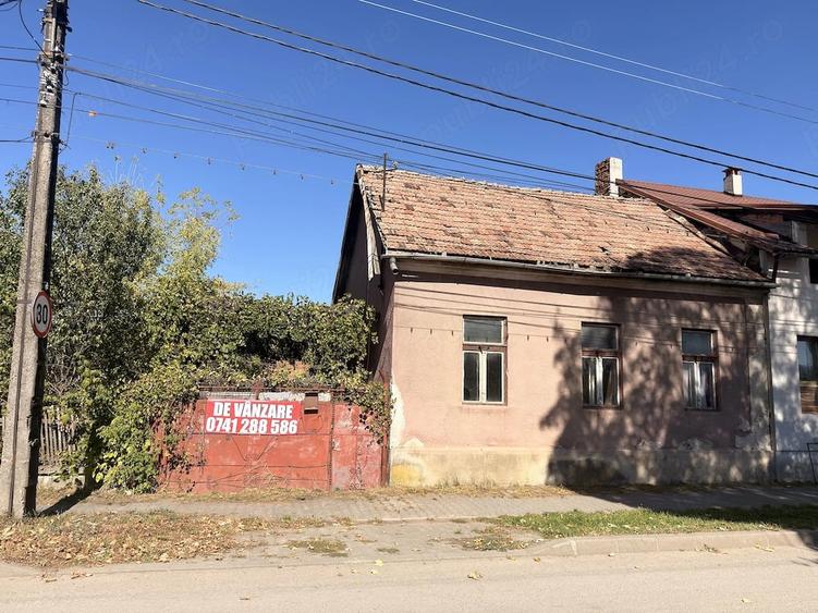 Teren de 5200 mp, în Central