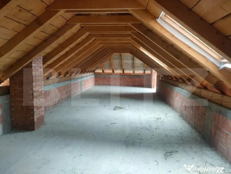 Casă cu 7 camere cu Teren 770 Mp în Marginea
