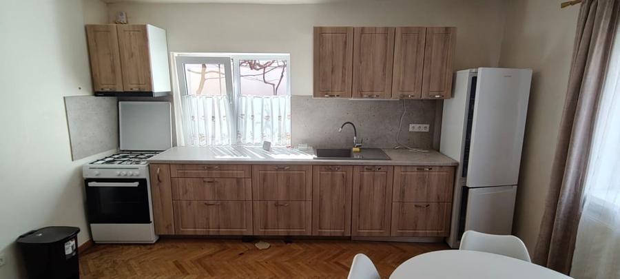 Casă individuală cu 7 camere cu Canalizare în Dârste