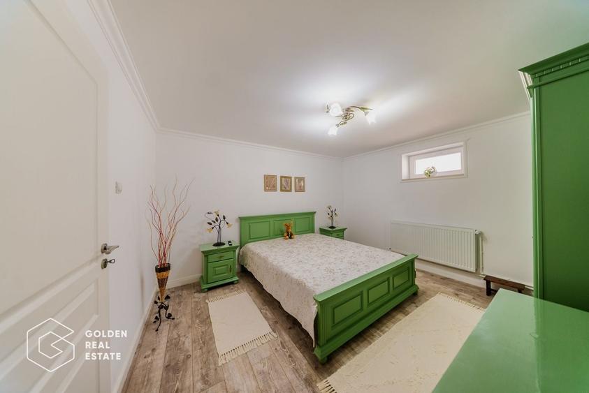 Casă individuală cu 5 camere cu Canalizare în Felnac