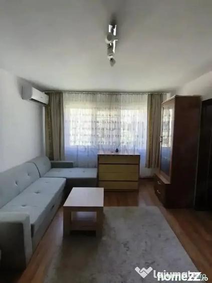 Apartament cu 2 camere semidecomandat în Girocului
