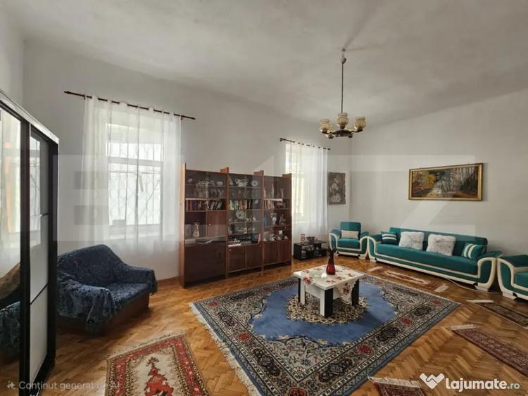 Casă cu 6 camere cu Teren 1000 Mp în Central