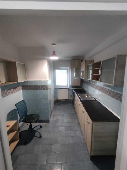Apartament cu 3 camere decomandat în Ștefan cel Mare