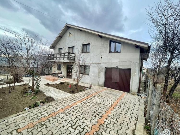 Casă individuală cu 8 camere cu Garaj în Miroslava