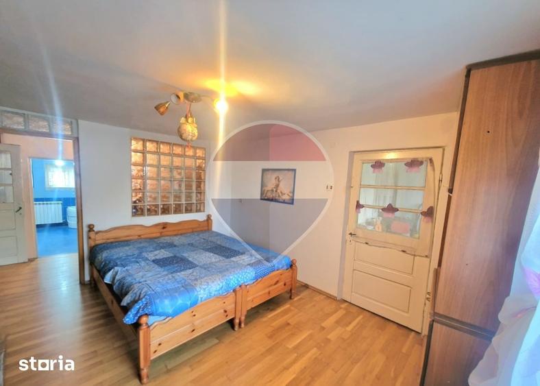 Casă cu 3 camere cu Teren 2100 Mp în Valea lui Ion
