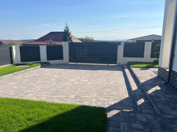 Casă individuală cu 4 camere cu Canalizare în Cug