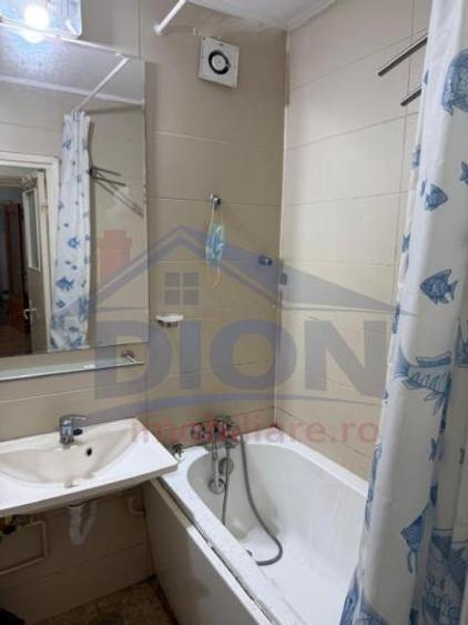 Apartament cu 3 camere semidecomandat în Drumul Taberei