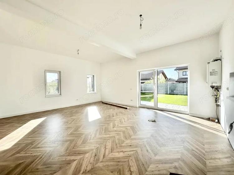 Casă cu 4 camere cu Teren 351 Mp în Urseni