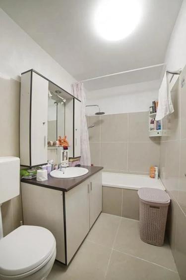 Apartament cu 3 camere în Giurgiului