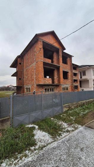 Vanzare casa si teren - 1