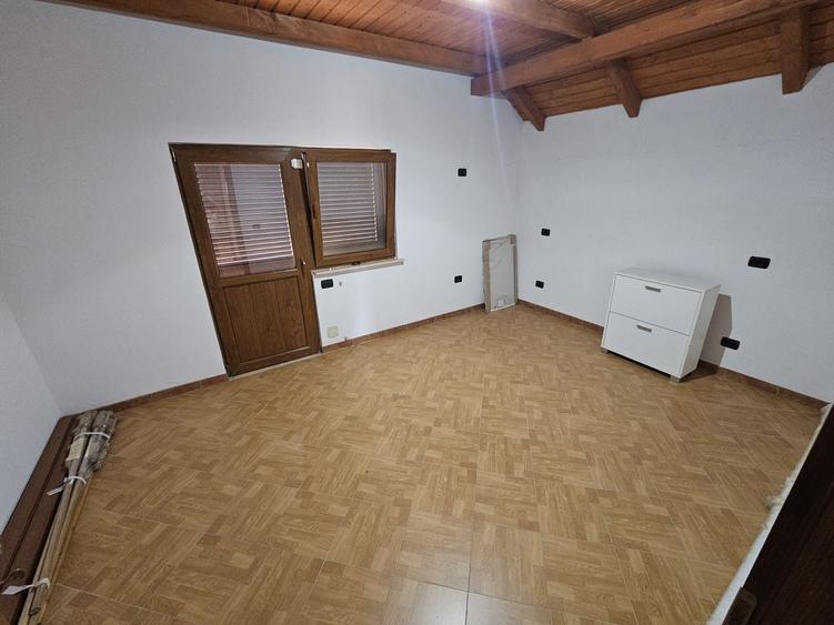 Casa ( S+P+M ) de vanzare, 287 mp, Teren 954 mp - 7