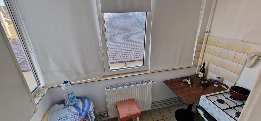 Doua camere decomandate, etajul 1. - 14