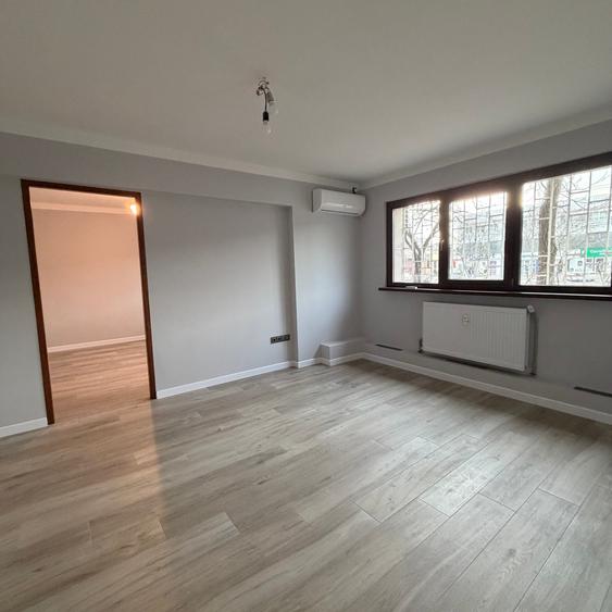 parter de bloc stradal / Dimitrie Cantemir langa gura de metrou Tineretului - 1