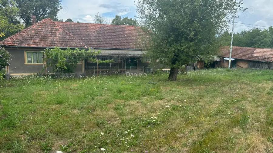 Vand casa in localitatea ?armure, jud Arad Vand casa in localitatea ?armure, jud Arad