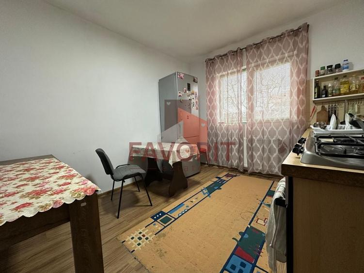 Casa individuala | Parter + Etaj + Pod | Asfalt | Comision 0 | - 9