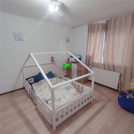 Casa de inchiriat 4 camere muncitori Sura Mare - 8