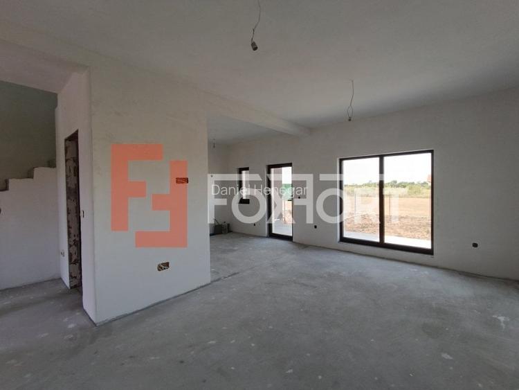 Triplex 5 camere, 2 bai, 114 mp utili, zona Plopi Timisoara