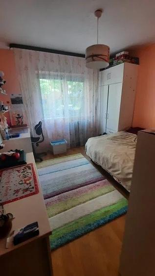 Apartament cu 2 camere, decomandat, zona Galata - 1