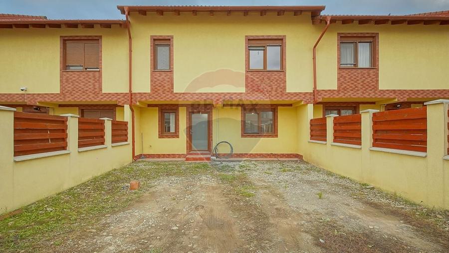 Comision 0 | Casa insiruita de vanzare in Sanpetru - 1