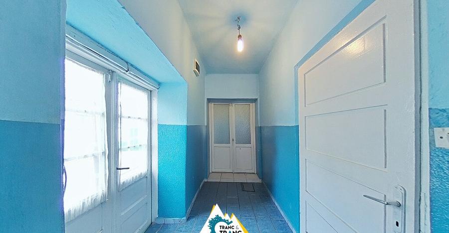 Casa traditionala cu 4 camere, in Cuvin - 5