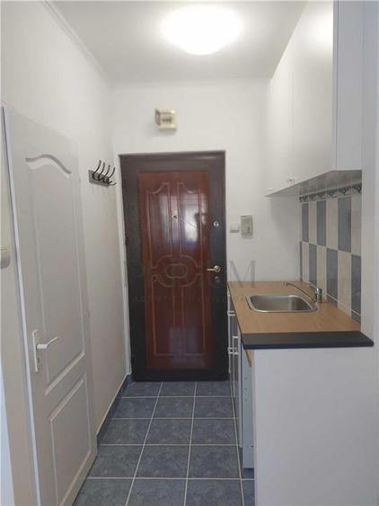 Garsoniera-renovata-Lipovei - 1