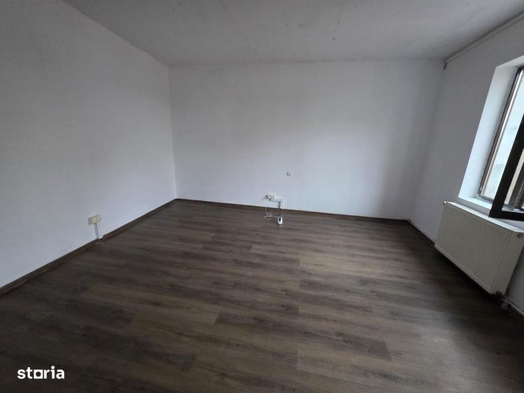 Ultracentral, ofer spre inchiriere 4 camere la curte, ideal firma - 3