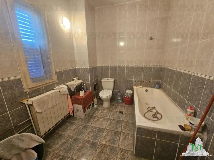 Vila spatioasa 525metri totali de inchiriat in centru Bolintin-Deal - 31