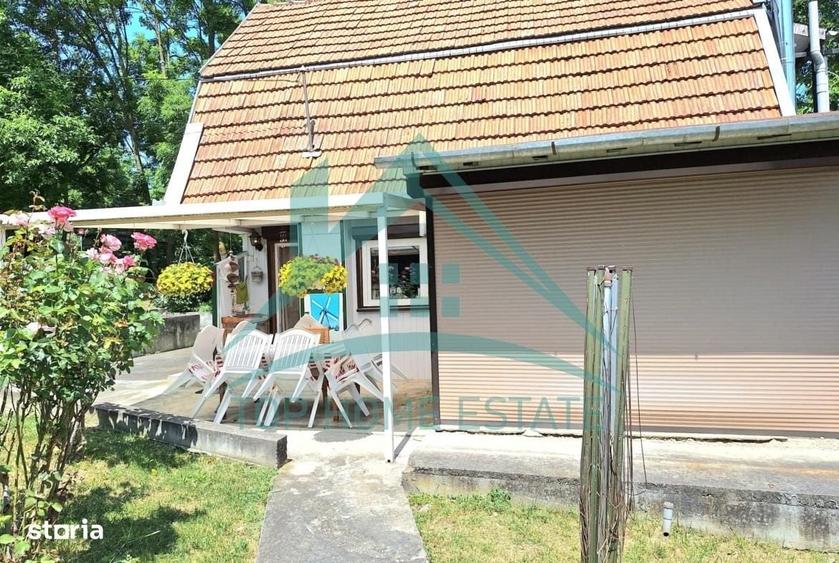 Casă cu 3 camere decomandat în Cojocani