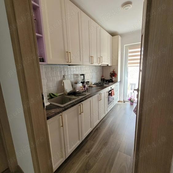 Apartament decomandat cu 3 camere + parcare , Adora Park Arad - comision 0 - 7