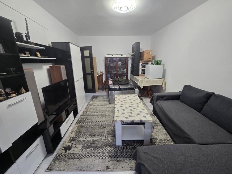 Apartament 3 camere, 2 băi cu geam, aproape de metrou Gorjului. Bloc din 1981 - 1