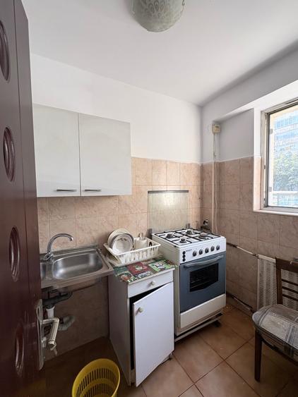 Spatiu la parter vizavi de Magazinele Marius, Ritmului Pantelimon, parter, 31 mp - 3