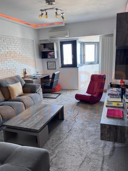 Apartament 3 camere decomandat, vedere spre mare, la 5 minute de plaja - 1