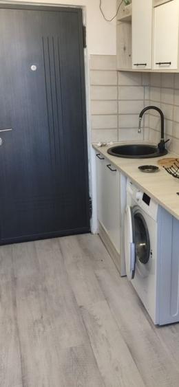 Camera moderna- baie proprie- Str Lamaitei - 1