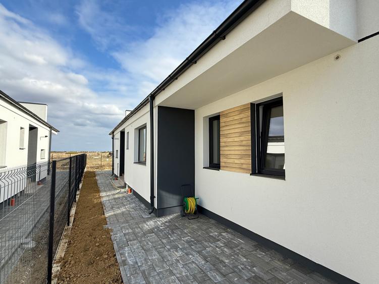 COMISION 0%l Casa tip-duplex pe parter l panouri solare 3,5 kw l in Mosnita Noua - 2