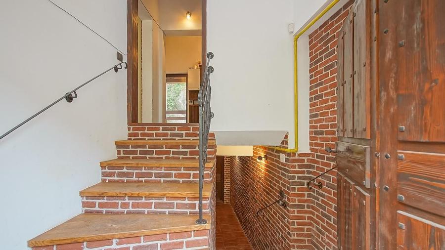 Casa de vanzare in centrul Brasovului - curte privata si pivnita - 5