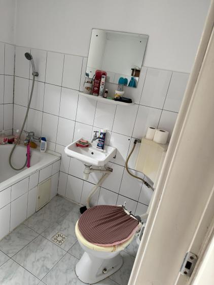 Casa 100 mp  + teren =141 mp . - 2