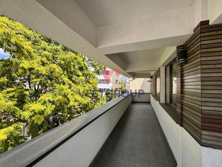 Apartament cu 3 camere decomandat în Herăstrău