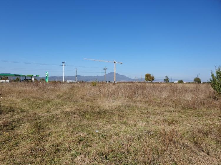 Rasnov, 2000 mp, vis a vis benzinaria Mol,145000 euro - 2