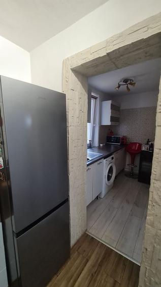 Apartament cu 2 camere,  renovat, etaj 2,  strada Iza - cu loc de parcare - 15