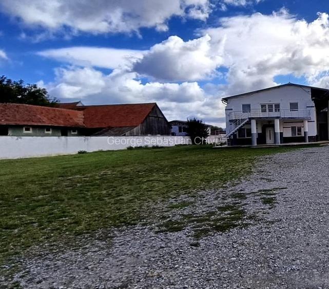 Apartament la casa cu curte si locuri de parcare