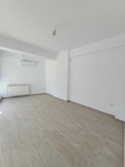 COMISION 0! SUPER PRET - STUDIO  FINALIZAT 45.80 MP - ACCES PISCINA - 67900 E - 23