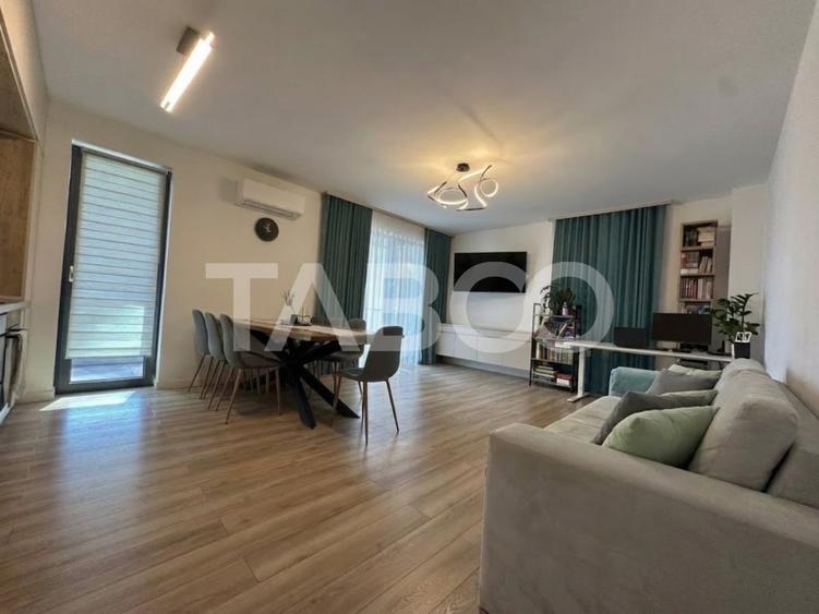 Apartament cu 3 camere semidecomandat, mobilat în Zorilor