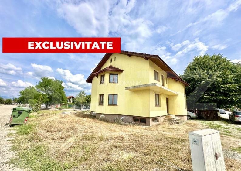 Casa spatioasa cu 5 camere,interior la rosu,423 mp teren,Mic