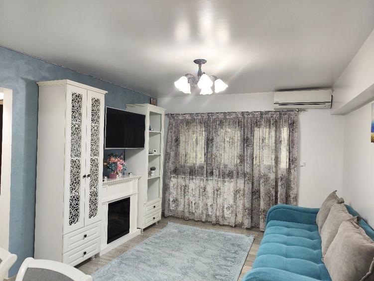 Inchiriez apartament 3 camere - 4